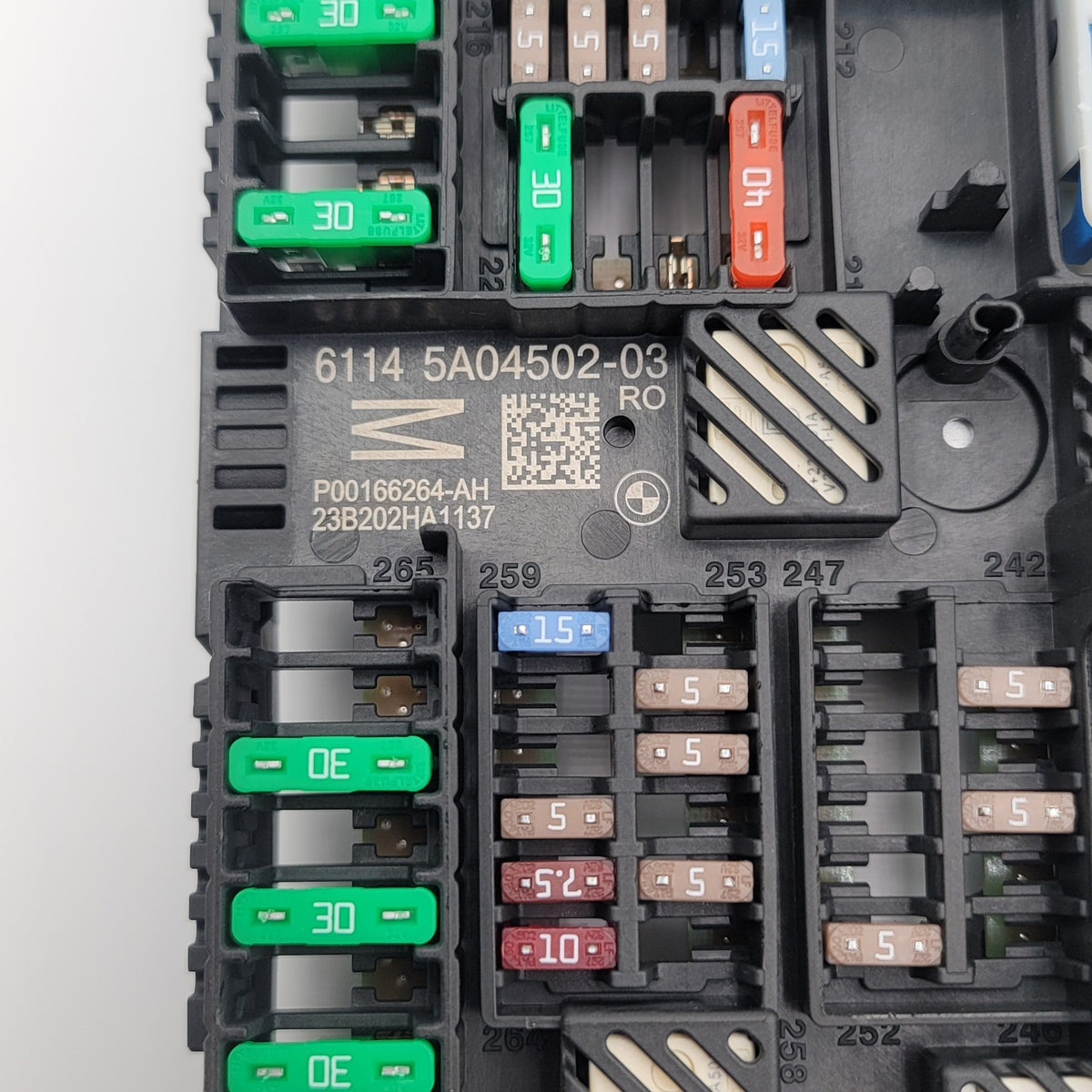 2018- 2023 BMW X4 X3 G02 G01 FUSE BOX REAR CONTROL SWITCH 5A04502 8795478 OEM