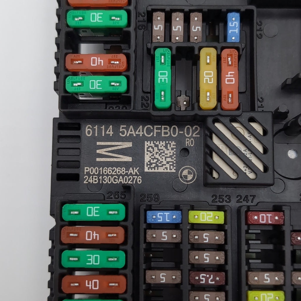 2024 BMW 330i 230I G42 G20 REAR POWER DISTRIBUTION FUSE Box 6114 5A4CFB0 - 02