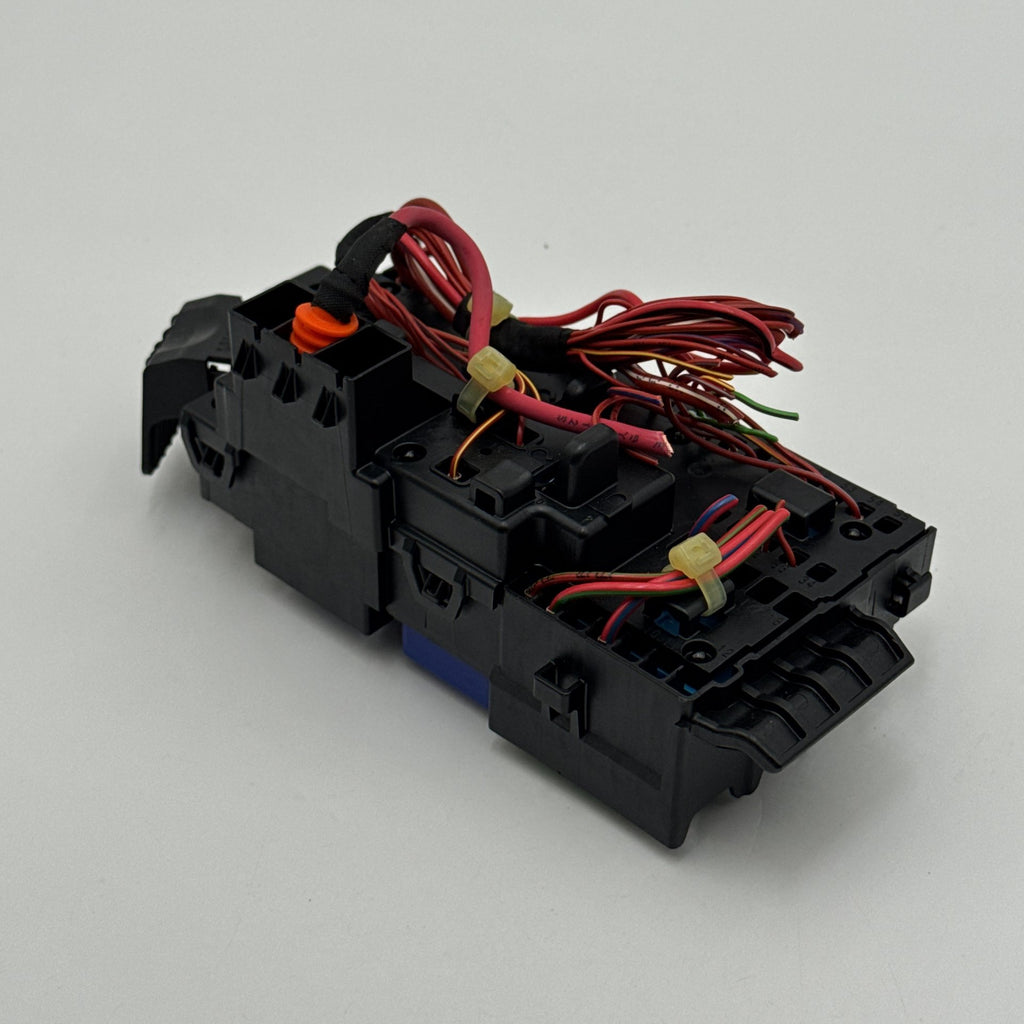 2022 - 2026 BMW 228i F74 X1 X2 iX B+ Positive Power Distribution Fuse Relay Box
