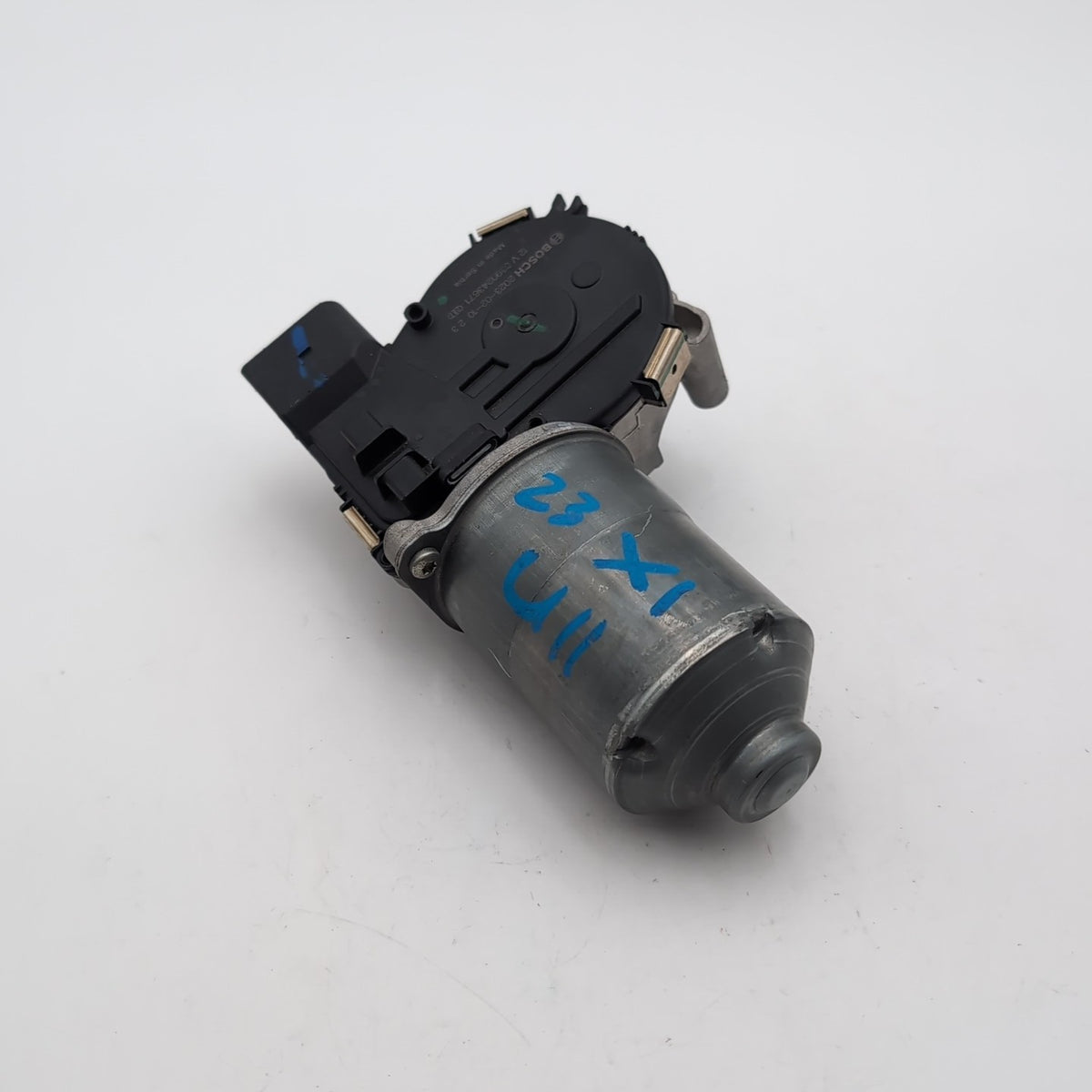 2021- 2025 BMW X1 X2 X3 M35 Front Windshield Wiper Motor OEM 0390243671