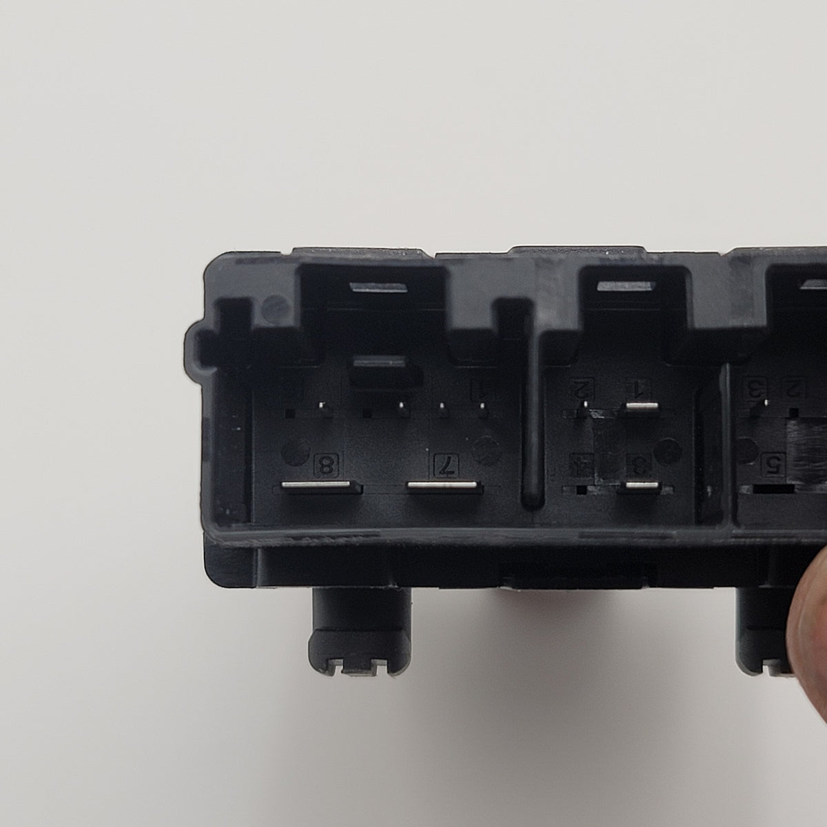 2019- 2024 BMW X5 G05 REAR LEFT DRIVER SEAT HEAT HEATED CONTROL MODULE 7490465