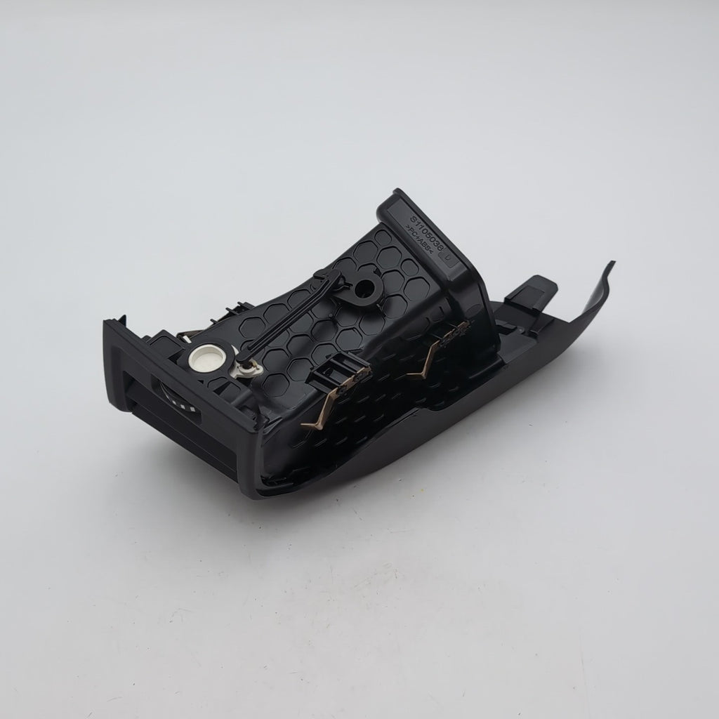 2014- 2021 BMW i3 I01 Hybrid Front Right Passenger Side Air Heat Cooling Vent