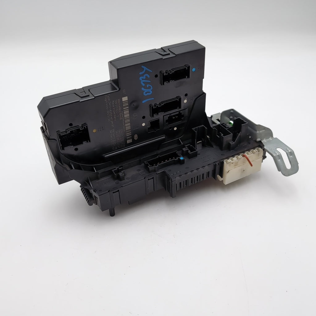 2012- 2014 Mercedes W204 C250 C300 C350 Rear SAM Relay Fuse Box Assembly