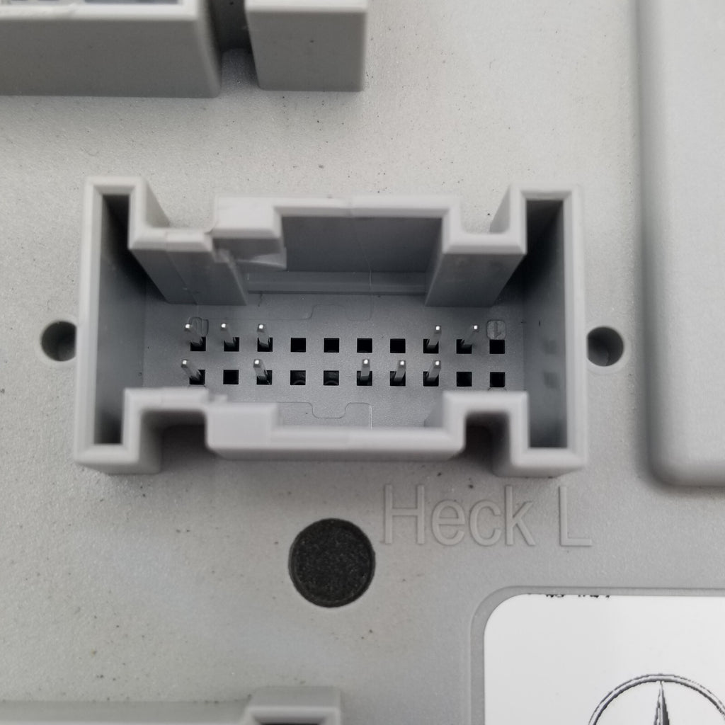 2015- 2018 Mercedes W205 C300 C400 C350e Rear Trunk SAM Control Module Unit OEM