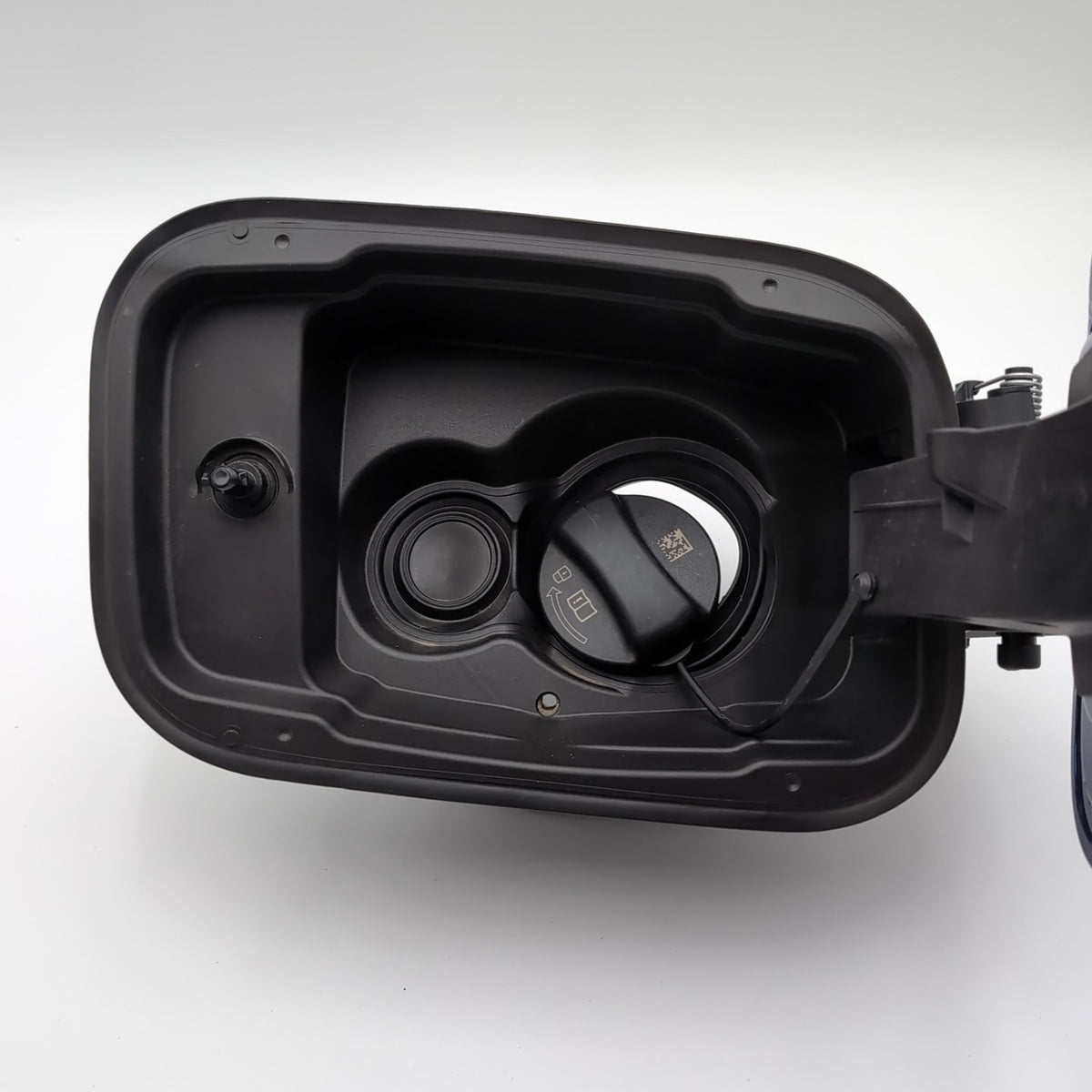 2023 2024 BMW X1 U11 M35i FUEL TANK DOOR LID & FILLER POCKET W/ GAS CAP