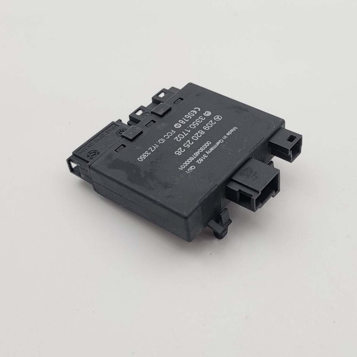 MERCEDES W209 CLK350 CLK550 CLK55 KEYLESS GO CONTROL MODULE OEM 2098202526