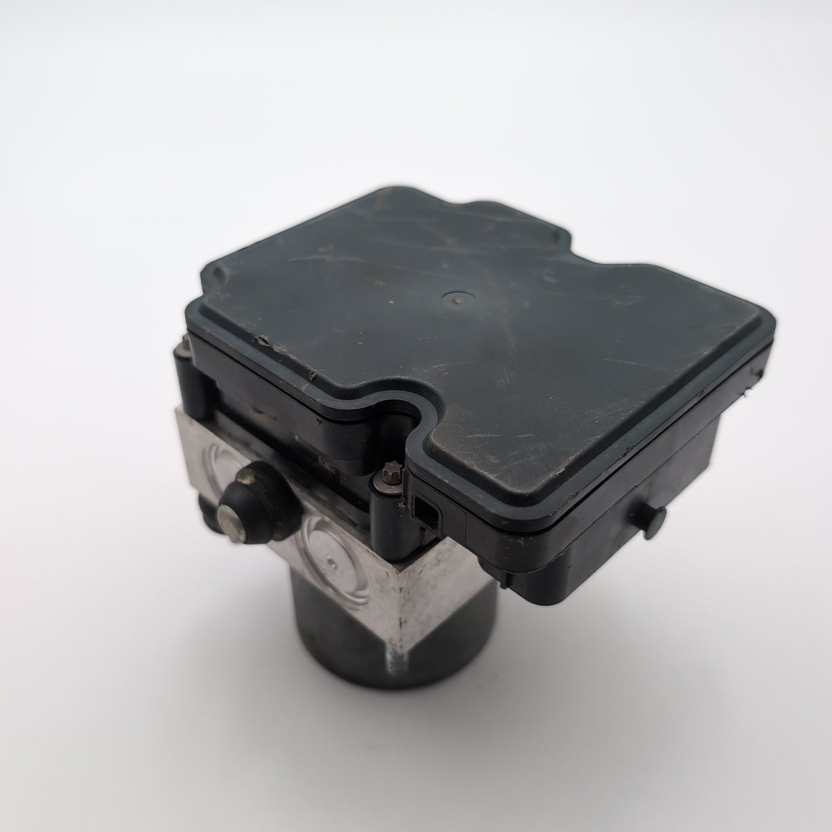 2018 Chevrolet Malibu 1.5L ABS Anti Lock Brake Pump Control Unit 84325538