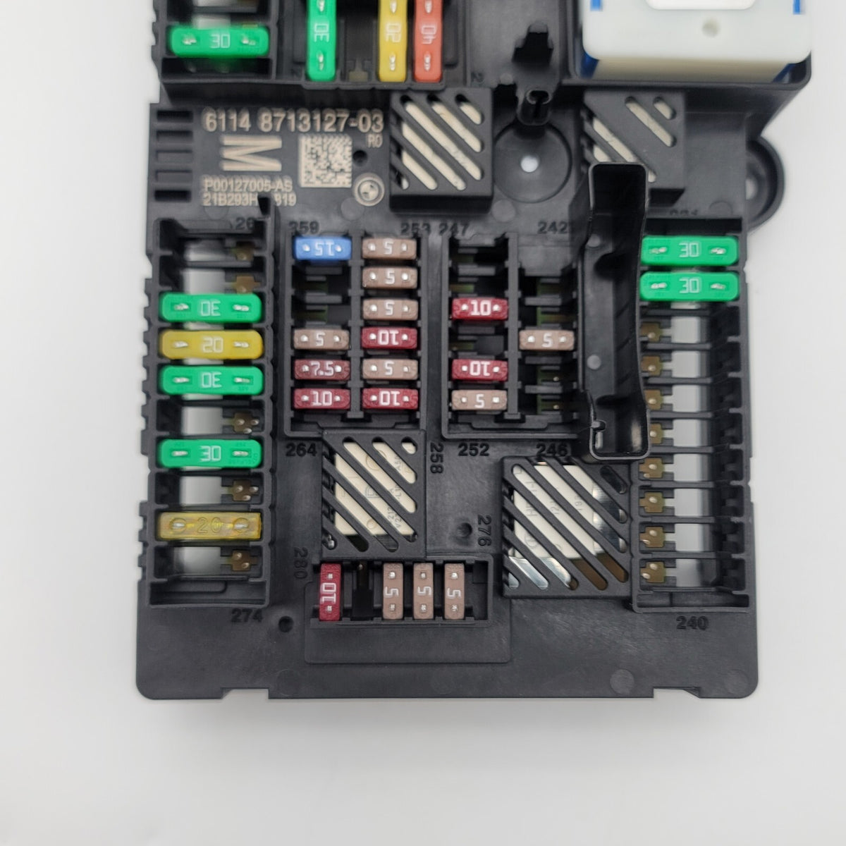 2019 - 2023 BMW 540i G30 G16 Rear Power Distribution Fuse Box 8713127