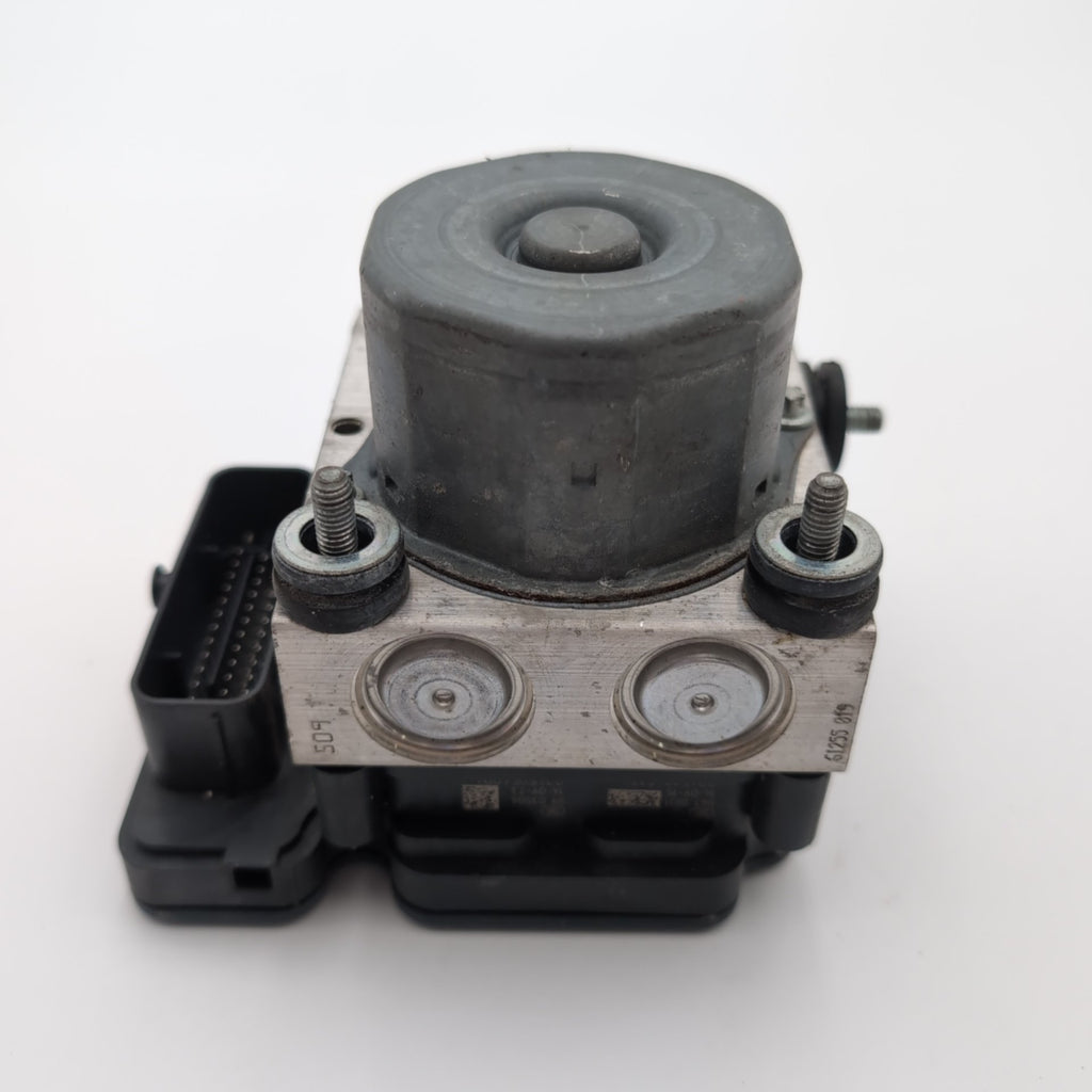 2014 2015 Mercedes CLA250 W117 ABS Anti Lock Brake Pump Control Unit A0094316412