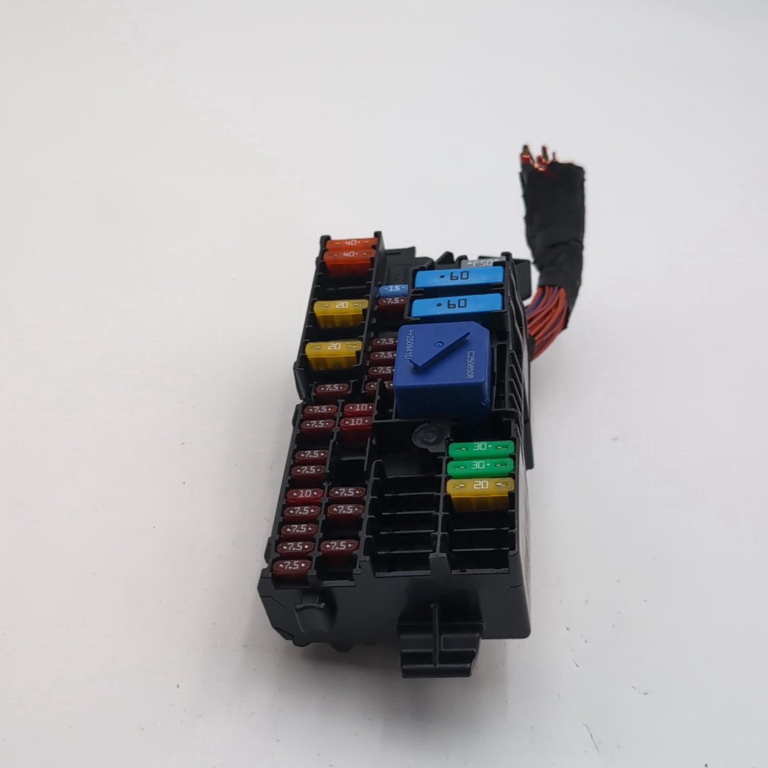 2023 - 2026 BMW 540i G60 G45 G70 G90 Power Distribution Fuse Box 5A039C3