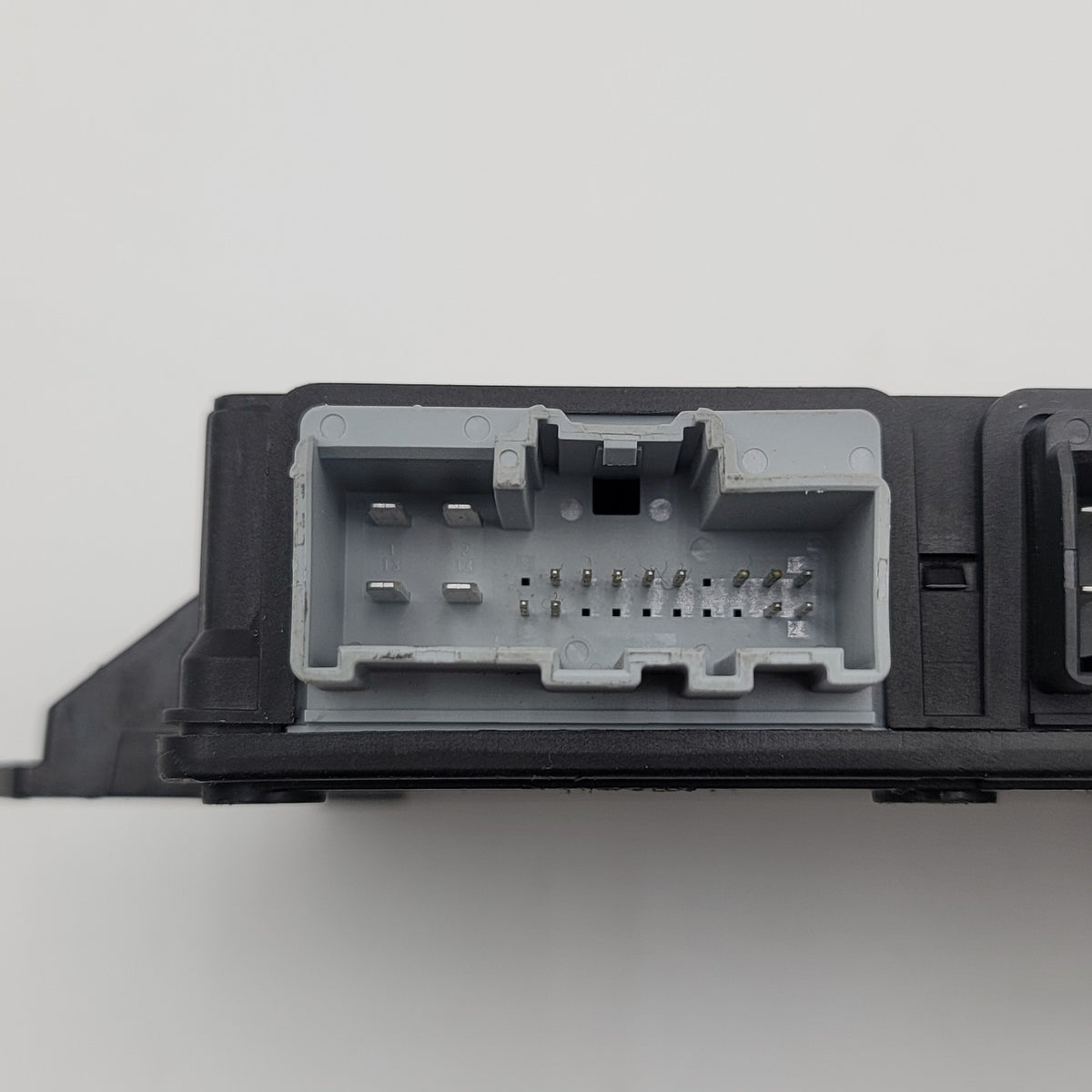 2019- 2020 HYUNDAI SANTA FE TAILGATE LIFTGATE POWER COMPUTER CONTROL MODULE OEM