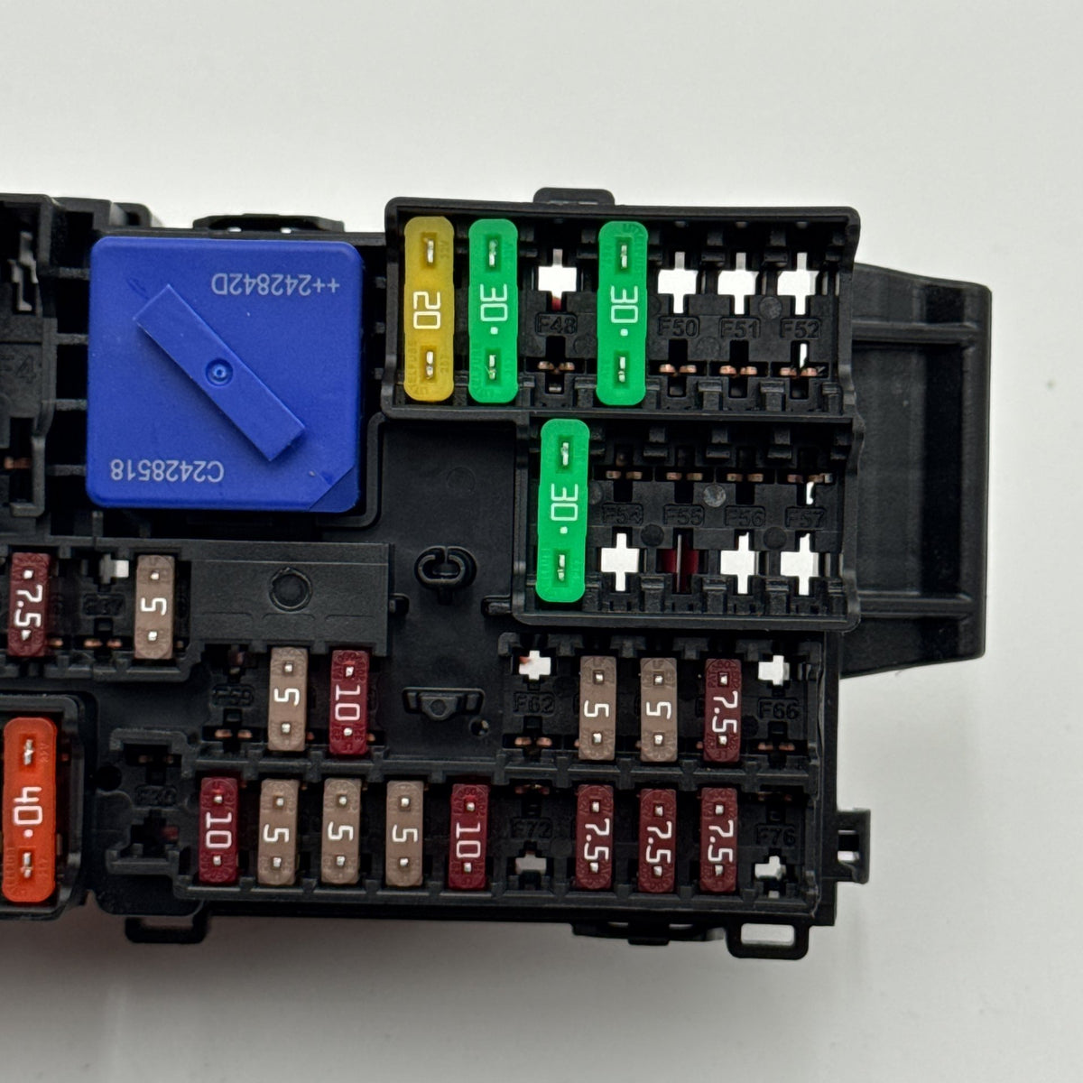 2022 - 2026 BMW 228i F74 X1 X2 iX B+ Positive Power Distribution Fuse Relay Box