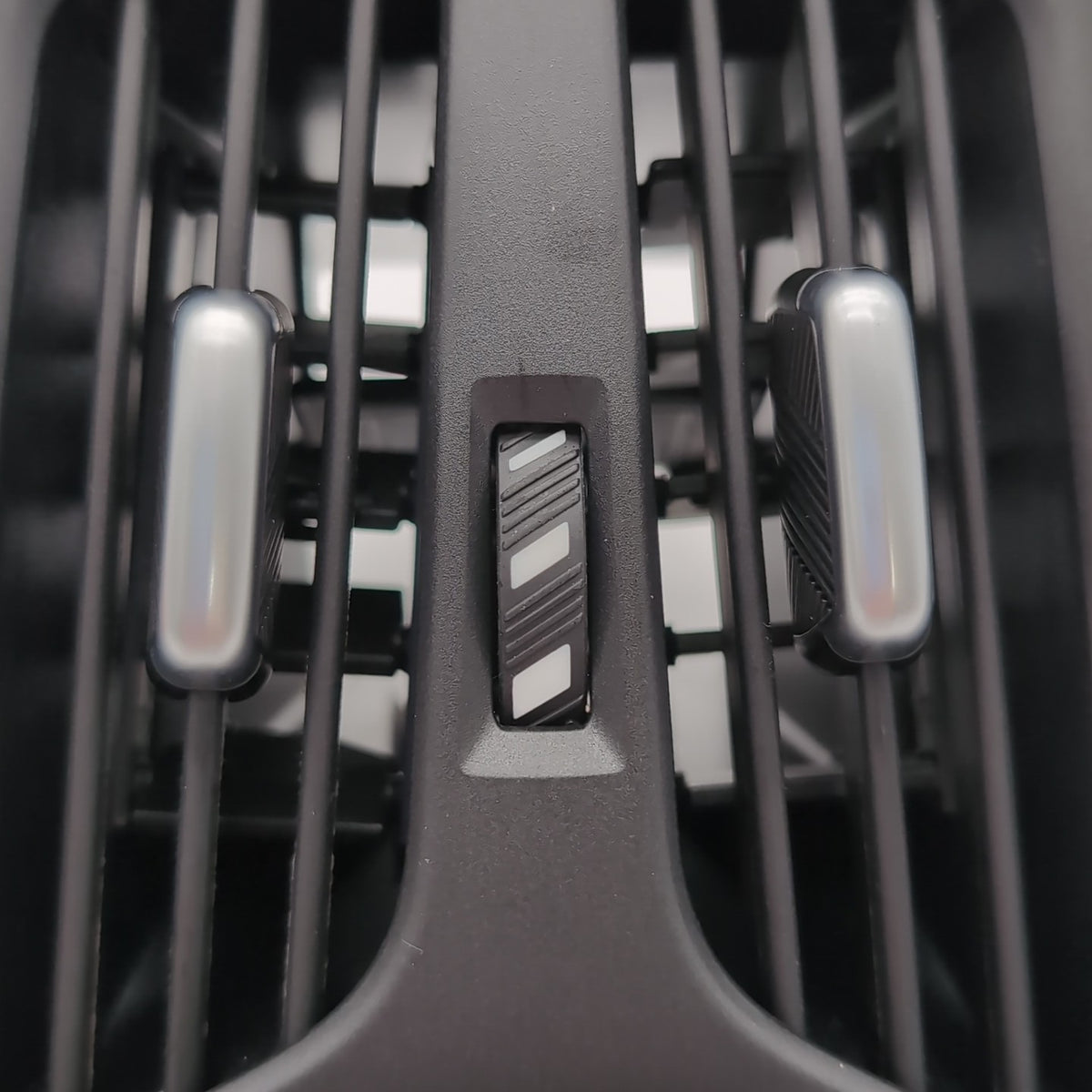 2022 2023 2024 2025 BMW X1 X2 Rear Console AC Heater Air Vent 9473179