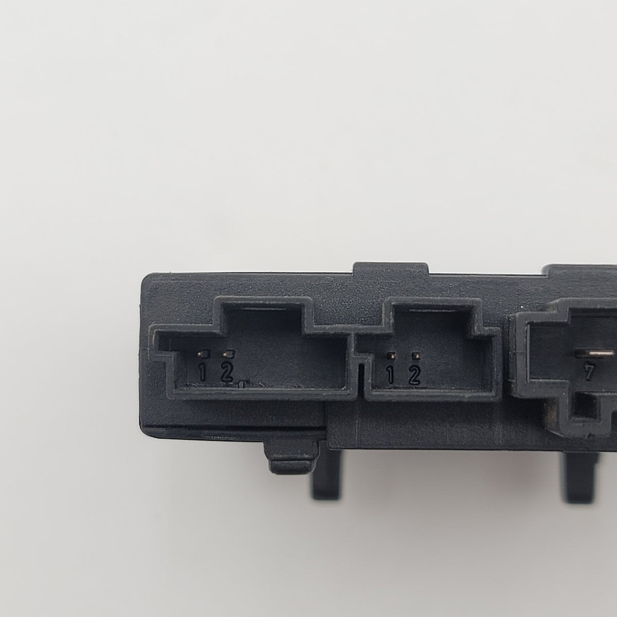 MERCEDES W209 CLK350 CLK550 CLK55 KEYLESS GO CONTROL MODULE OEM 2098202526
