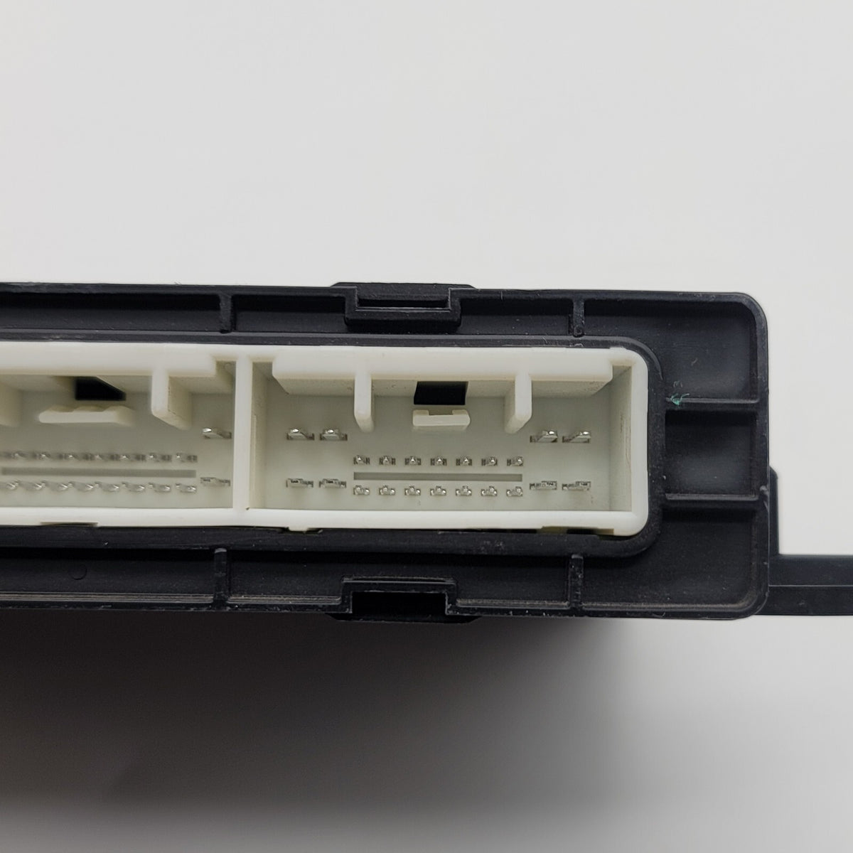 2023 2024 Hyundai Ioniq 6 Side Body Control Module OEM 95400-KL100