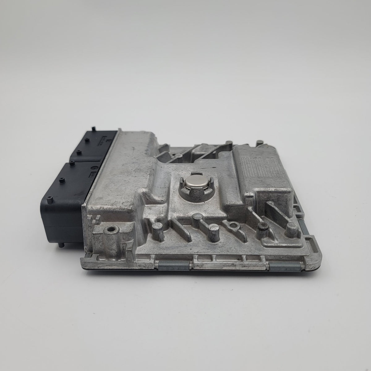 2016 2017 Volkswagen Passat Engine Computer Control Module 06K907425C