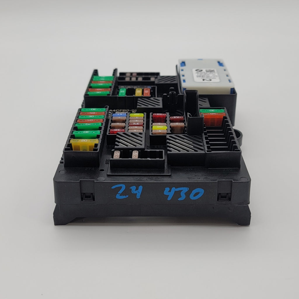 2024 BMW 330i 230I G42 G20 REAR POWER DISTRIBUTION FUSE Box 6114 5A4CFB0 - 02