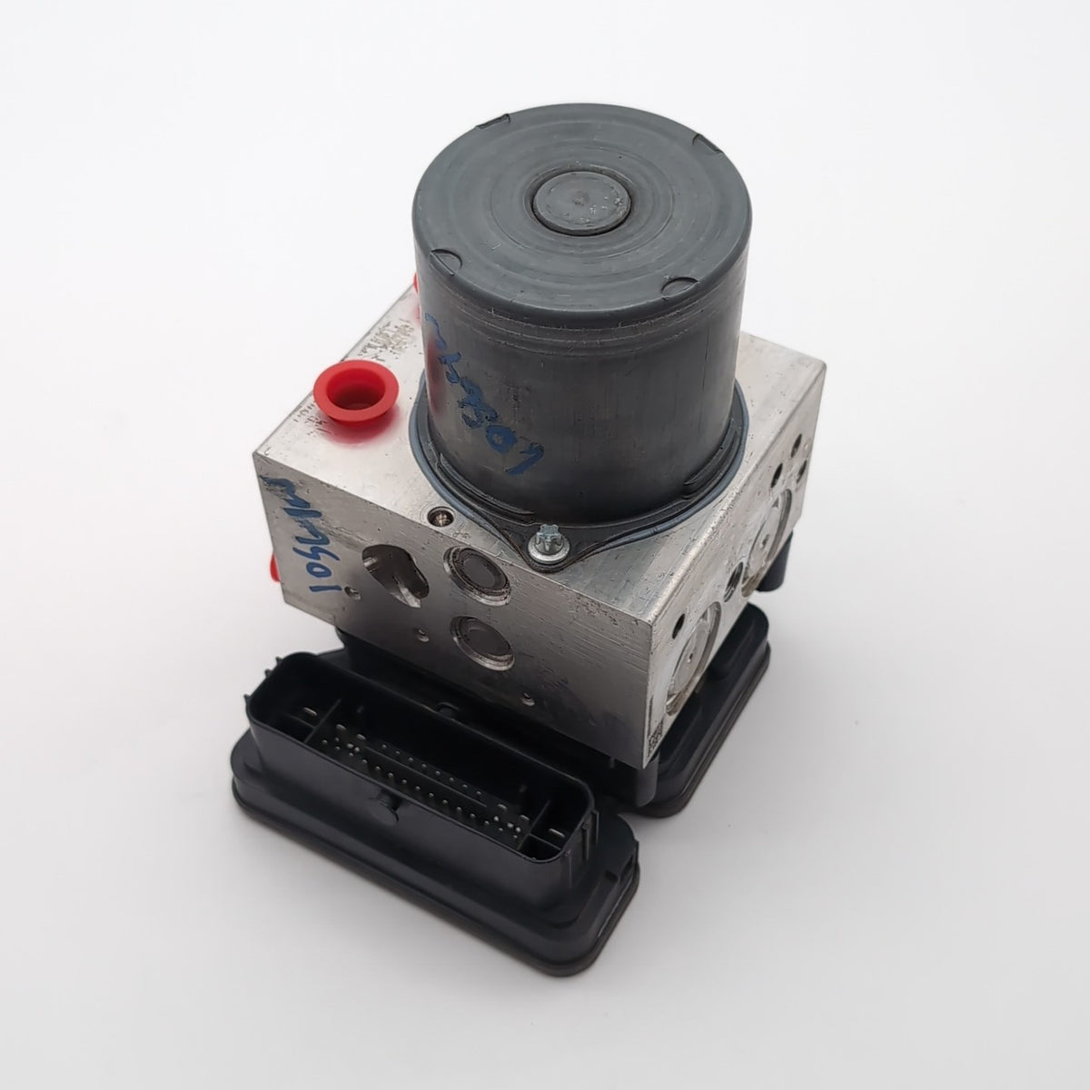2018 2019 Land Rover Range Rover Velar ABS Anti Lock Brake Pump J8A2-14F447-EE