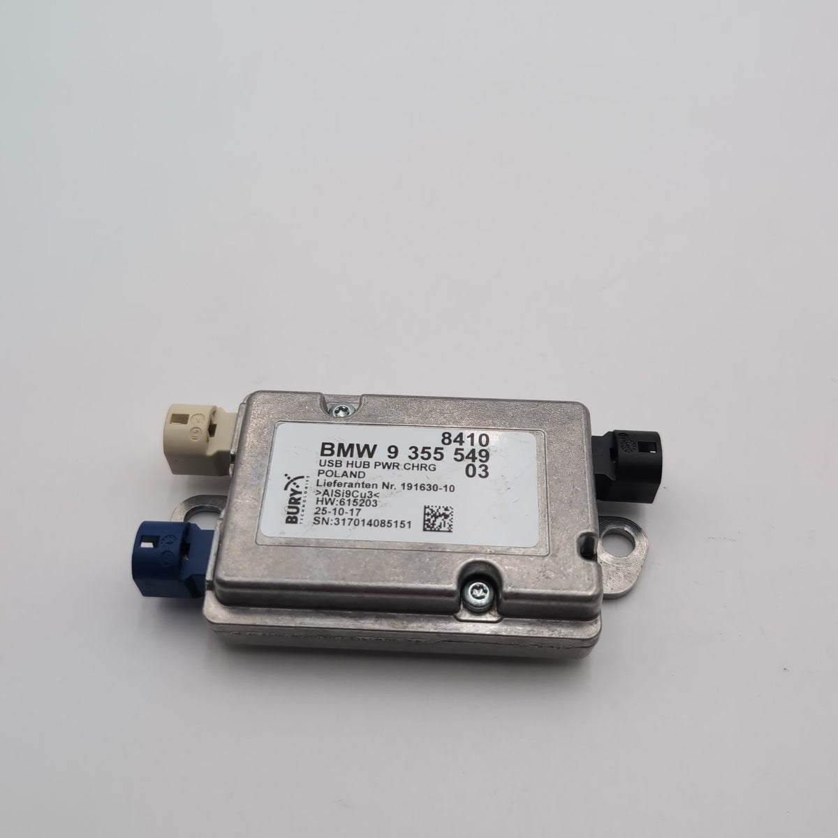 2016 - 2019 BMW 740i 750i 530i 540i USB Hub Power Charger Module 9355549