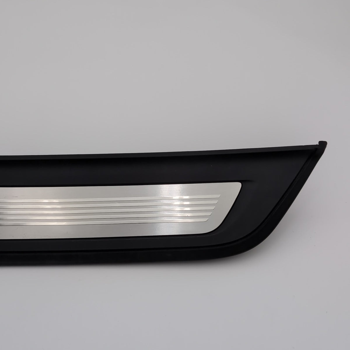 2018- 2022 BMW M550I G30 REAR LEFT DOOR SILL STEP SCUFF PLATE TRIM COVER OEM