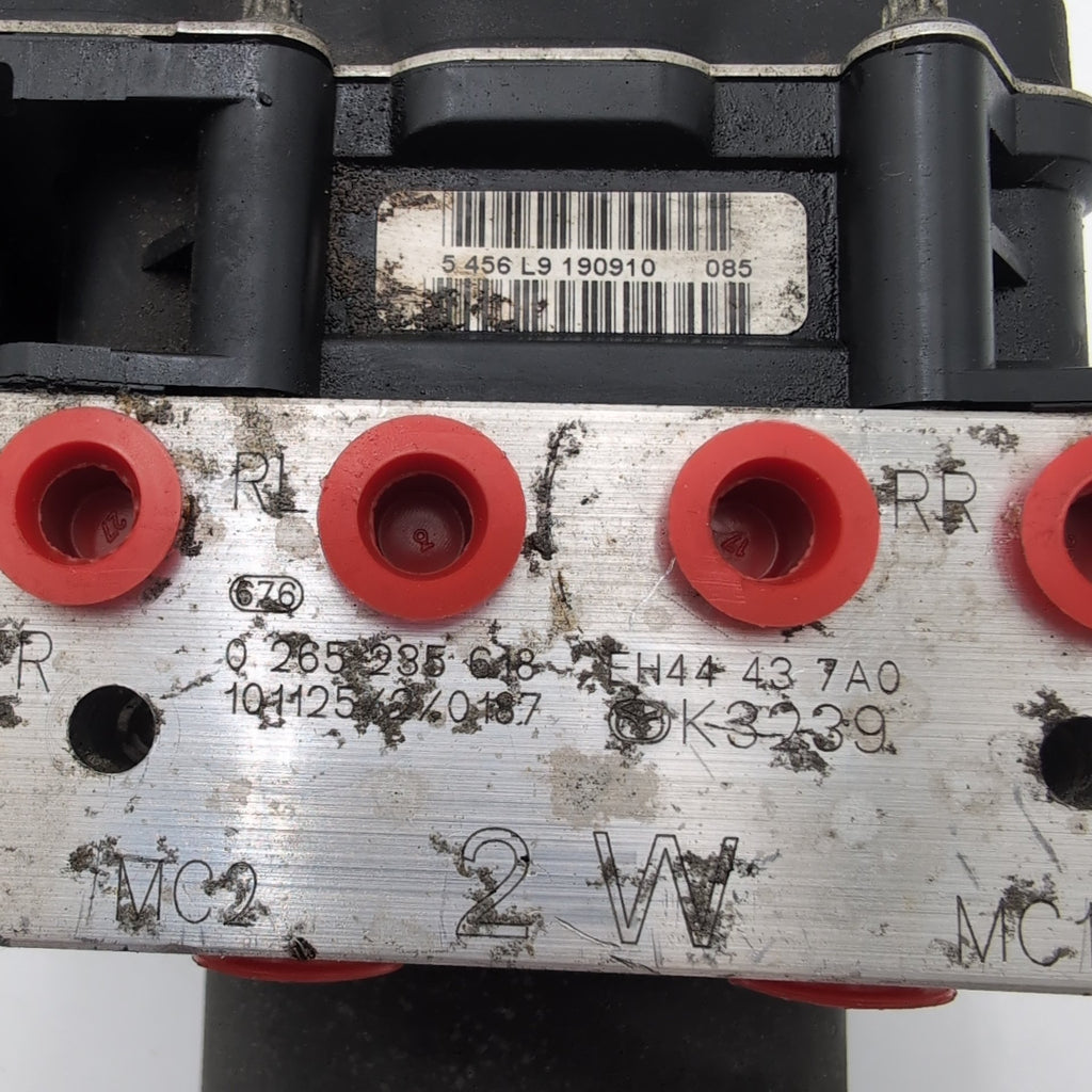 2010 2011 2012 Mazda CX7 ABS Anti Lock Brake Pump Control Unit EH44437A0
