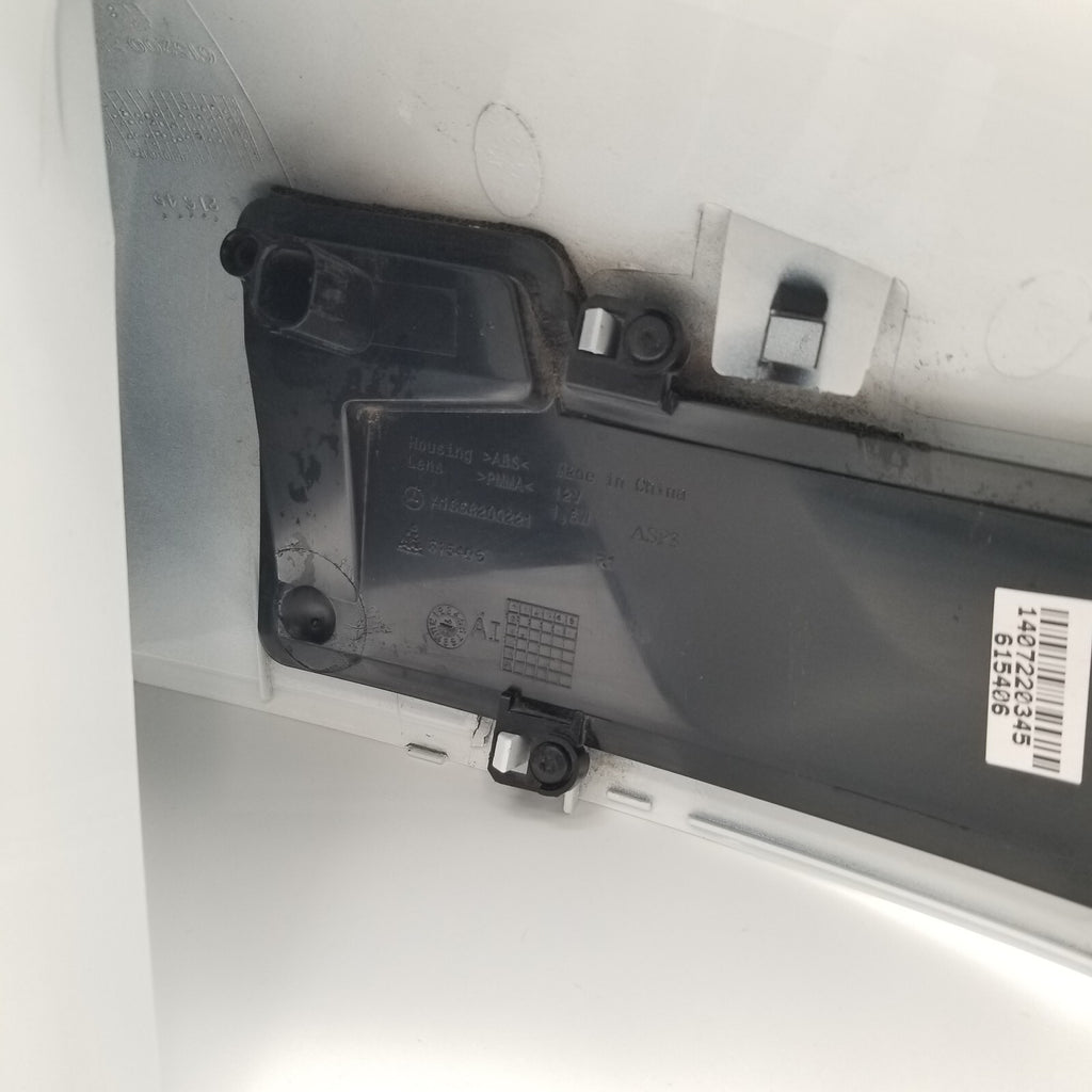 2013- 2018 MERCEDES BENZ W463 G63 AMG MIRROR COVER CAP RH PASSENGER WHITE