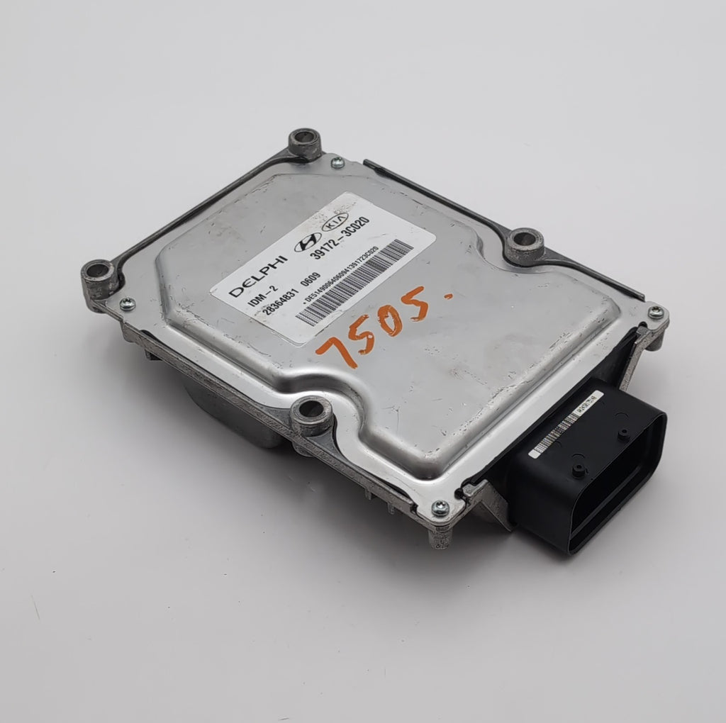2012- 2016 Hyundai Genesis Fuel Injector Control Module OEM 39172-3C020