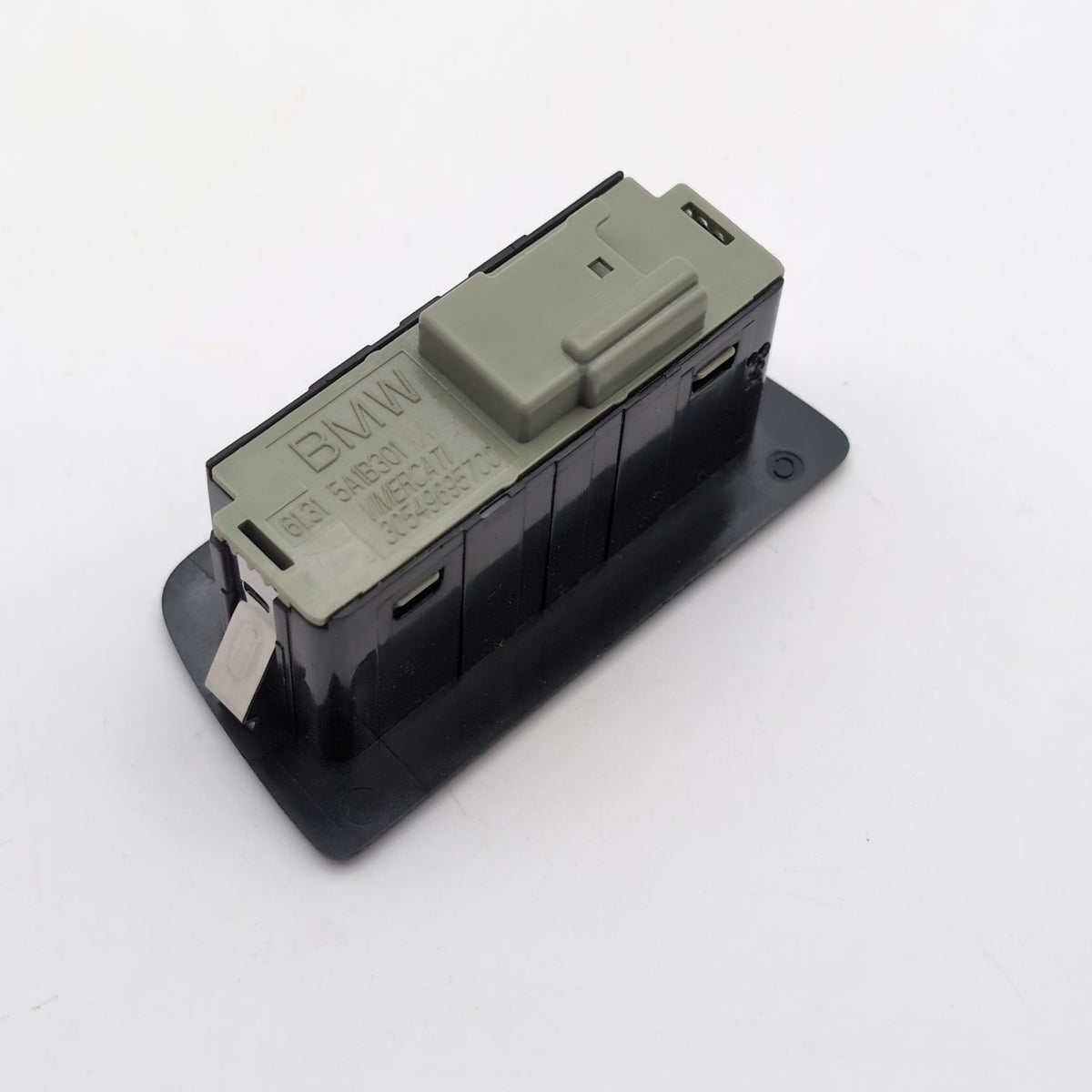 2021 - 2026 BMW 540i 530i i5 G60 M5 X1 X2 X3 Trunk Lid Tailgate Switch Button