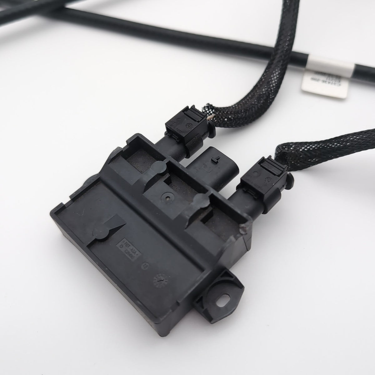 2016 - 2025 VOLVO XC90 REAR BUMPER KICK MOTION SENSOR CONTROL MODULE 31652261