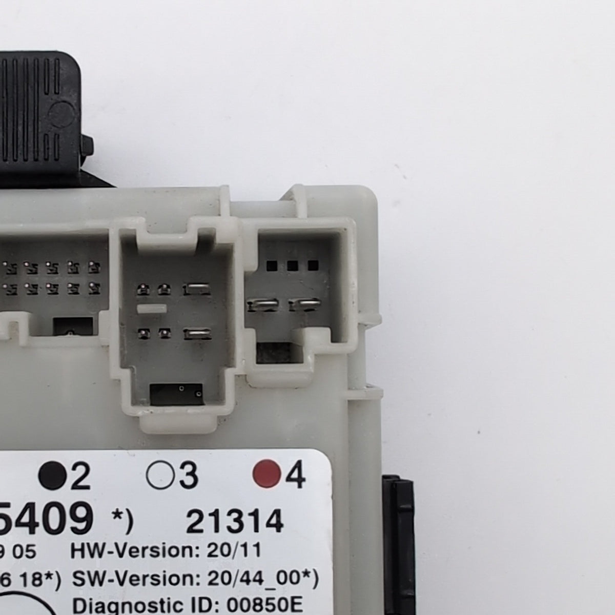 2019- 2022 MERCEDES A220 V177 FRONT RIGHT DOOR CONTROL MODULE OEM A1779005409