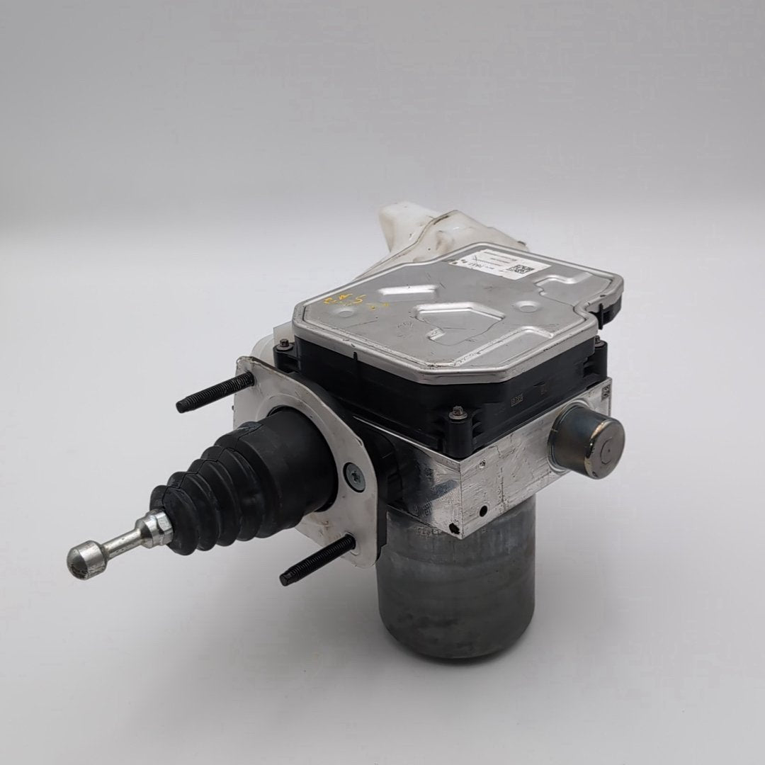 2025 Cadillac CT4 2.0L Master Cylinder ABS Brake Booster 85707837