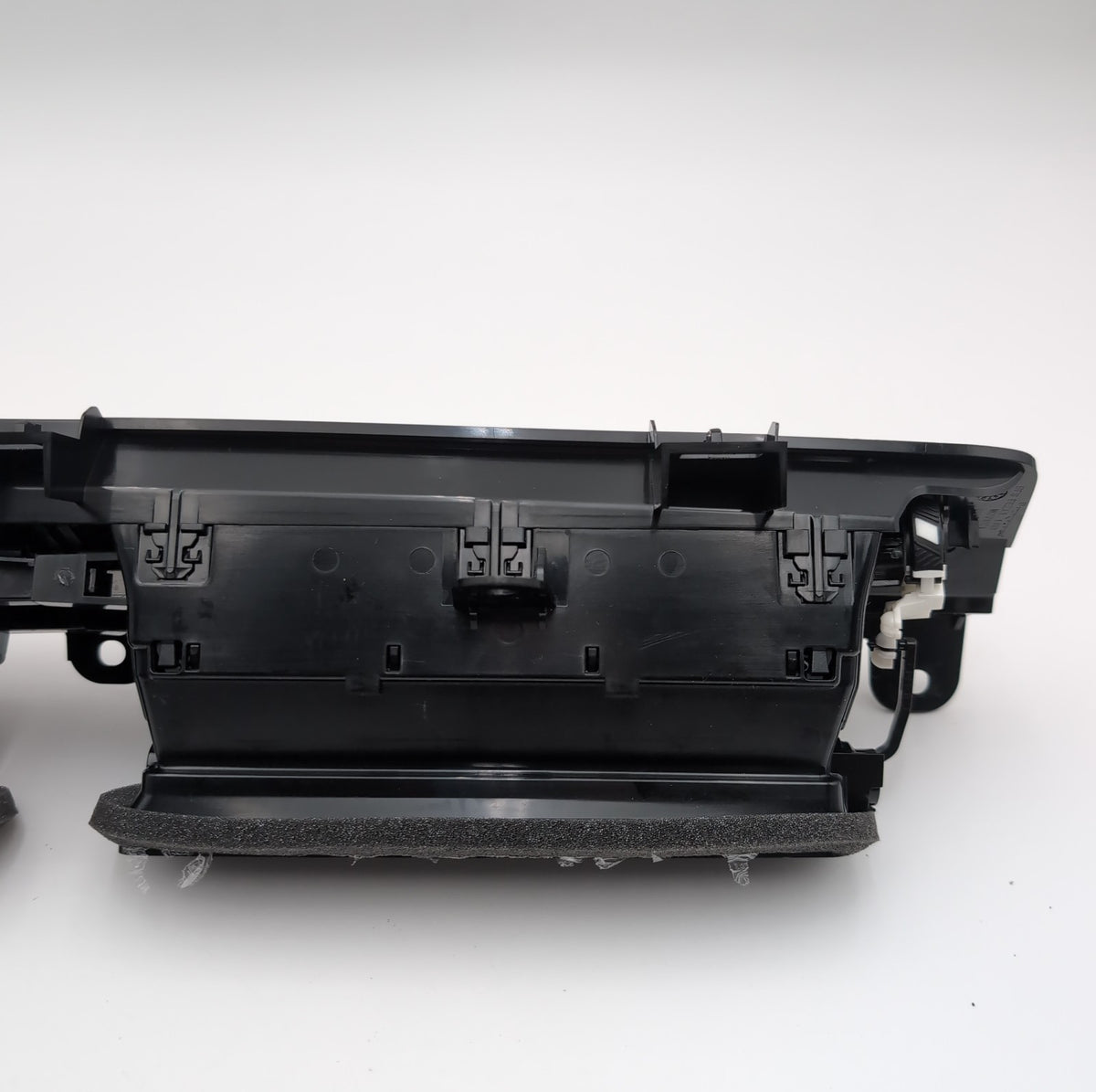 2023 2024 2025 BMW X2 U10 X1 U11 Center Dash Fresh Air Vent Grille 9483383 OEM