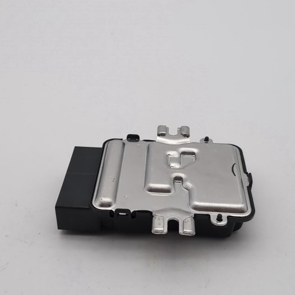 2024 - 2026 BMW 530i 540i G60 X2 X3 X5 X6 Fuel Pump Control Module 5B702D3