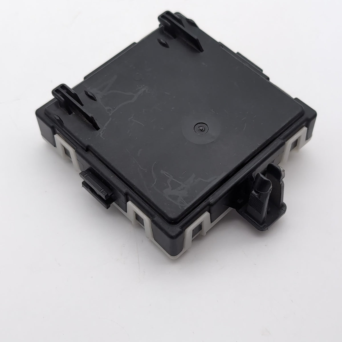 2019- 2022 MERCEDES A220 V177 FRONT RIGHT DOOR CONTROL MODULE OEM A1779005409