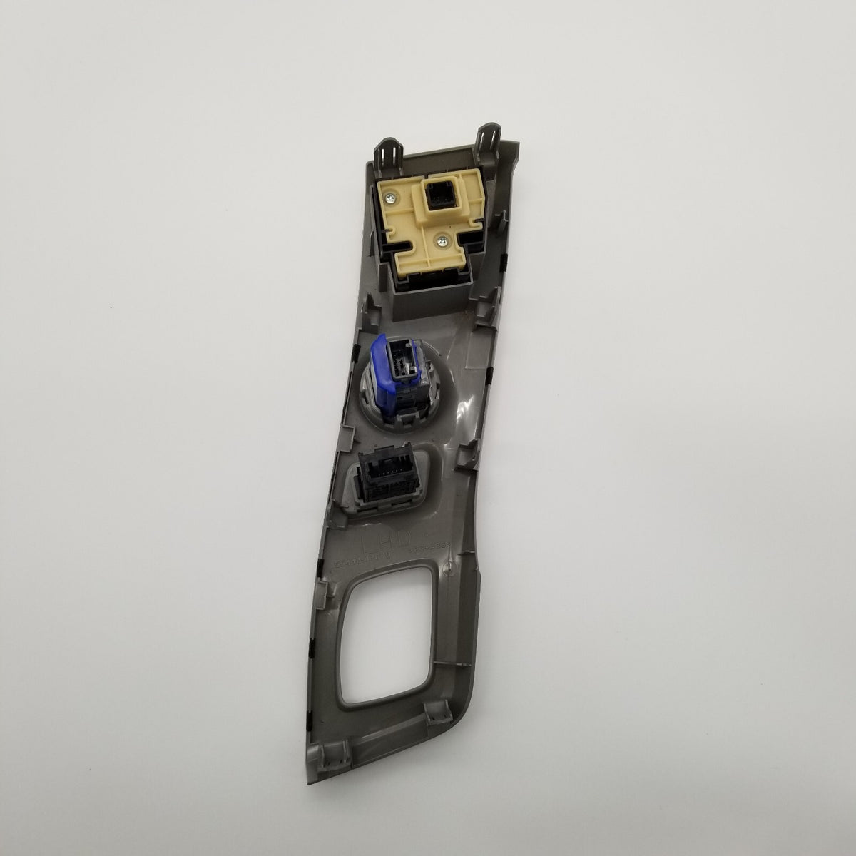 2012- 2015 TOYOTA PRIUS V ENGINE IGNITION START SWITCH BUTTON ASSEMBLY BEZEL