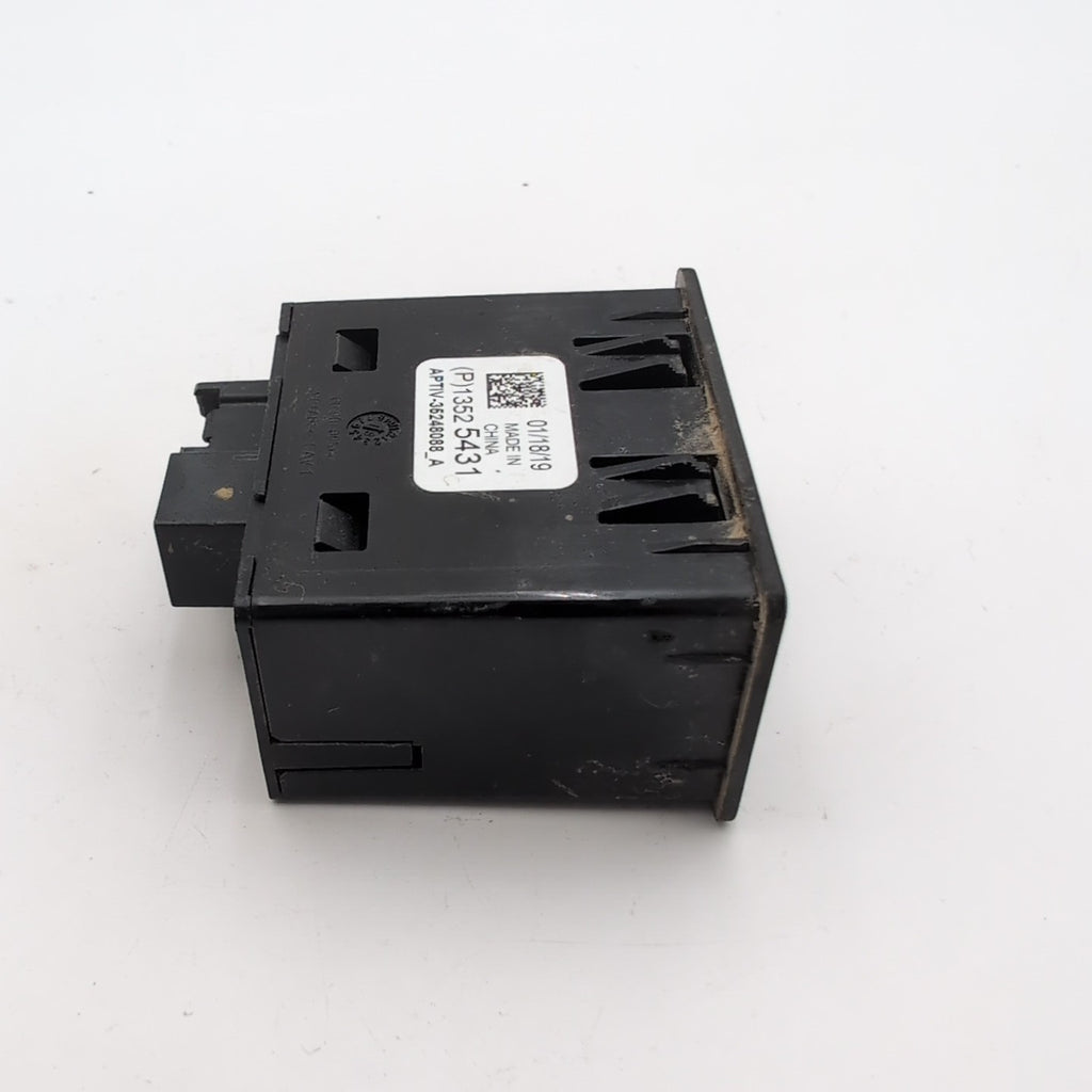 2020- 2023 Chevrolet GMC Center Console Auxiliary USB SD Card Hub 13525431