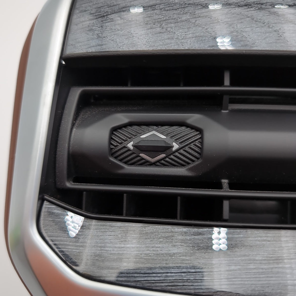 2023 2024 2025 BMW i7 G70 Rear Center Console Air Vent Trim Tartufo 5A279C9