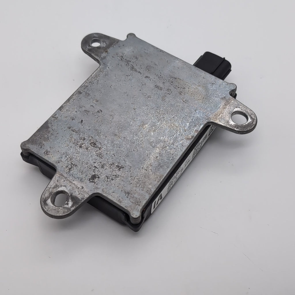 2015 2016 LEXUS IS350 REAR LEFT DRIVER SIDE BLIND SPOT RADAR SENSOR MODULE OEM