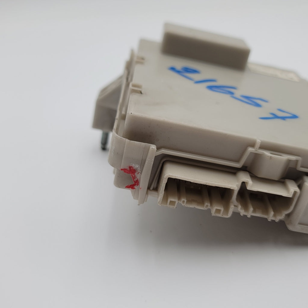 2006- 2011 LEXUS FUSE RELAY JUNCTION BOX GS430 GS350 GS300 OEM