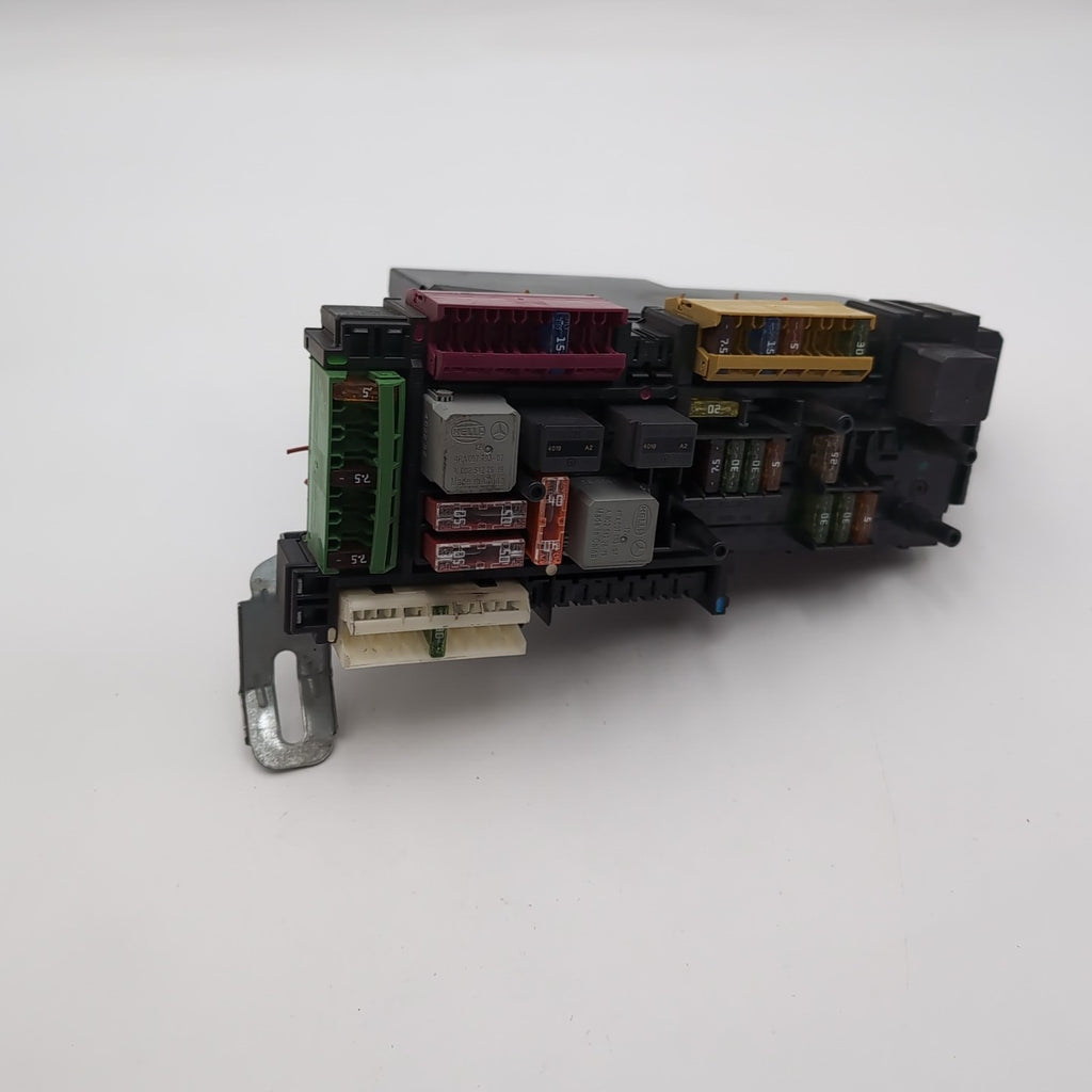 2012- 2014 Mercedes W204 C250 C300 C350 Rear SAM Relay Fuse Box Assembly
