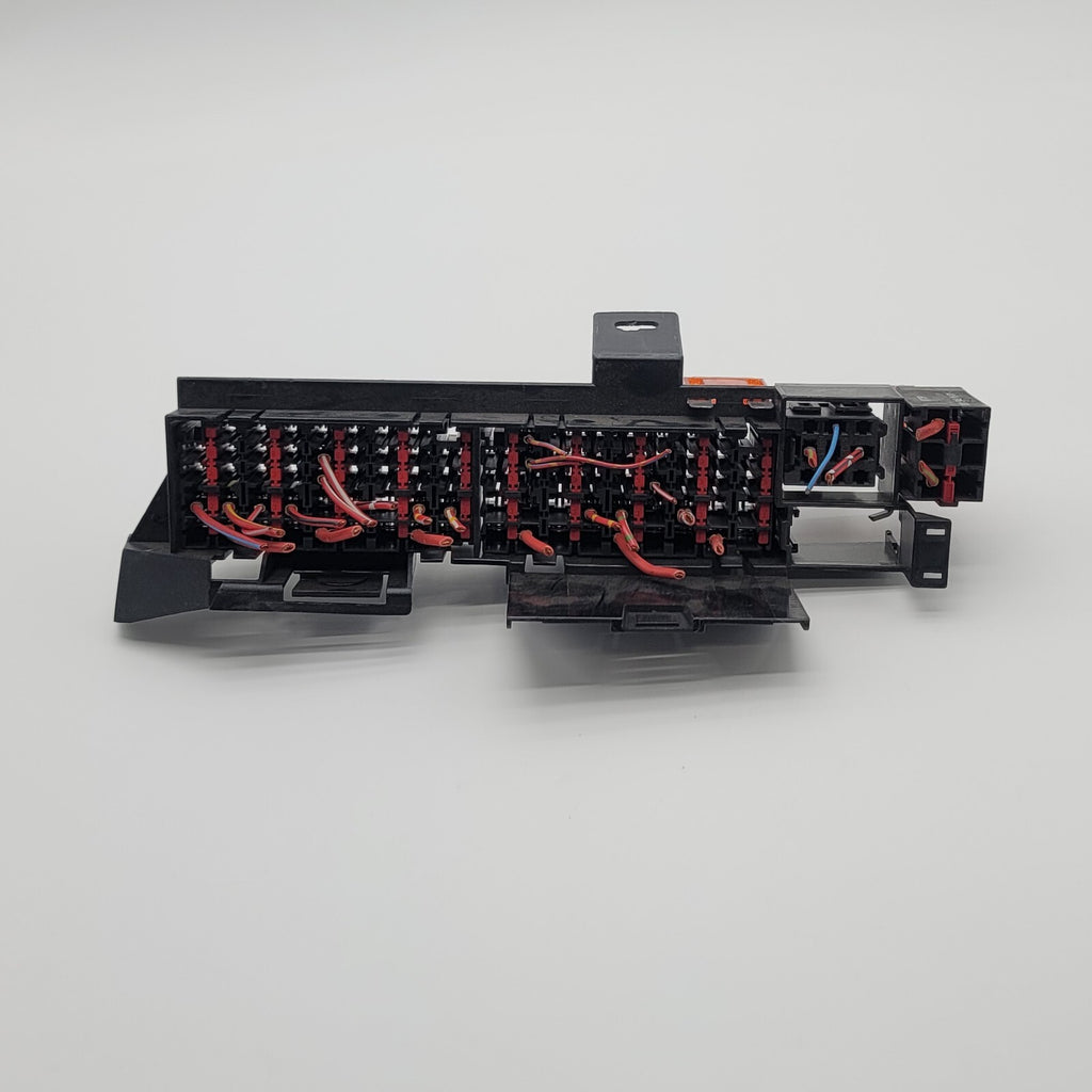 1999 2000 2001 2002 Mercedes E-Class W210 Fuse Box Relay Rear Trunk 2105460543