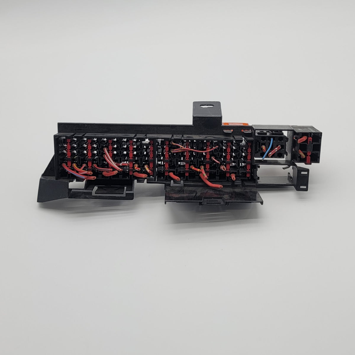 1999 2000 2001 2002 Mercedes E-Class W210 Fuse Box Relay Rear Trunk 2105460543