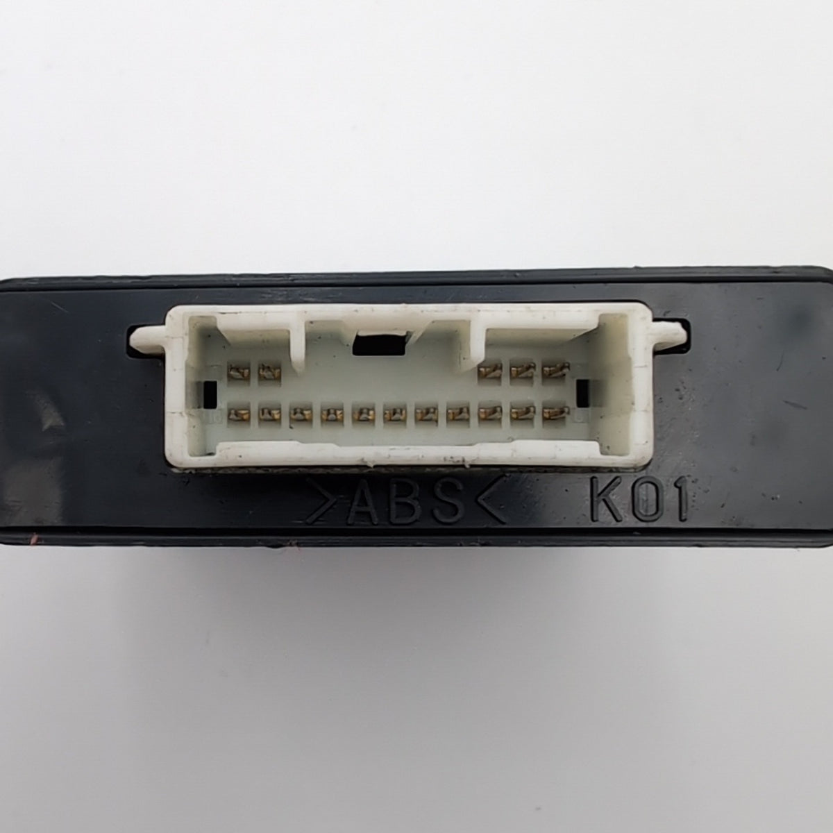 2013 2014 2015 Lexus ES350 Network Gateway Computer Headlamp Control 89111-33070