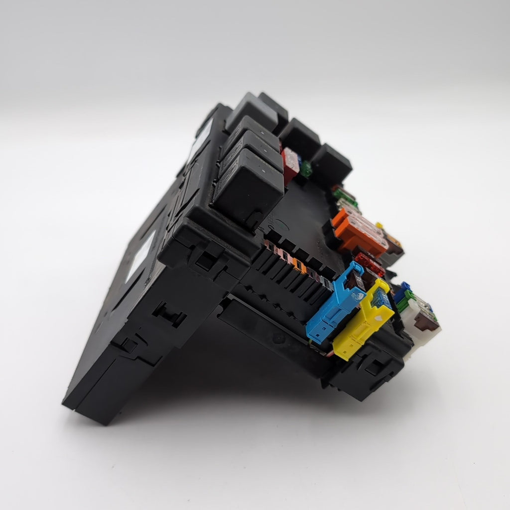 07 2008 2009 Mercedes W216 CL550 S550 S63 Rear Trunk Fuse Box Module 2219004700