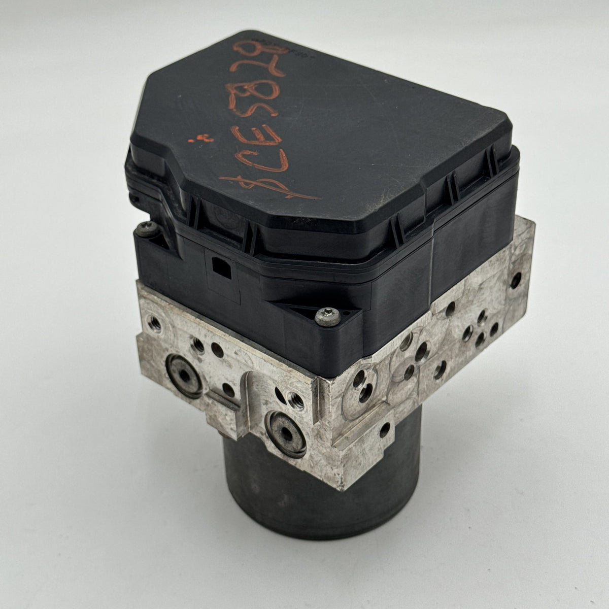 2010 2011 2012 Toyota RAV4 ABS Anti Lock Brake Pump Control Unit 44540-0R052