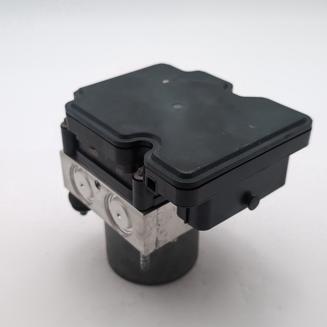 2018 2019 2020 Toyota Camry ABS Anti Lock Brake Pump Control Unit 44540-06290