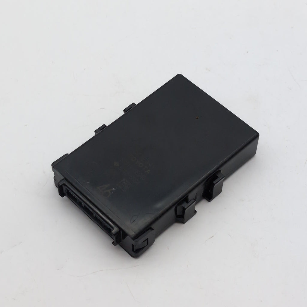 2017 2018 Toyota Highlander Computer Network Gateway Control Module 89111-0E040