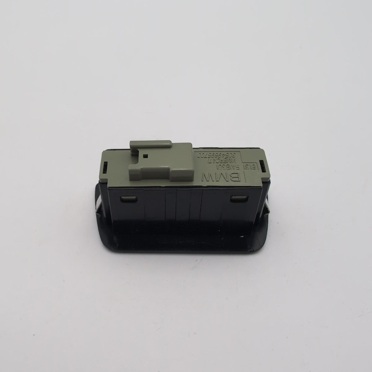 2021 - 2026 BMW 540i 530i i5 G60 M5 X1 X2 X3 Trunk Lid Tailgate Switch Button