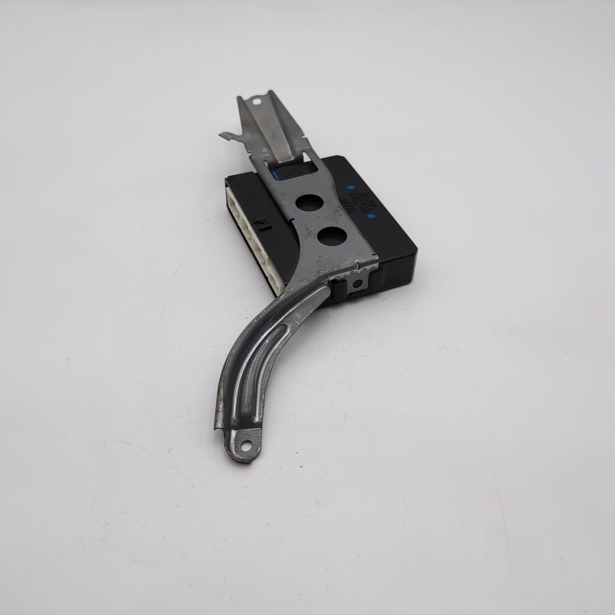 2010 2011 2012 Lexus LS460 Front Right Door Multiplex Control Module 89223-50330