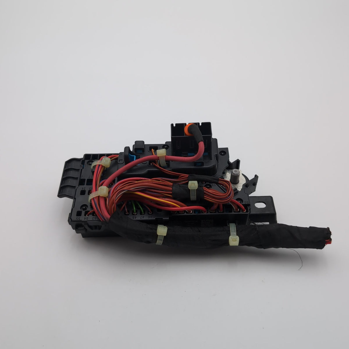 2022 - 2026 BMW 228i F74 X1 X2 iX B+ Positive Power Distribution Fuse Relay Box